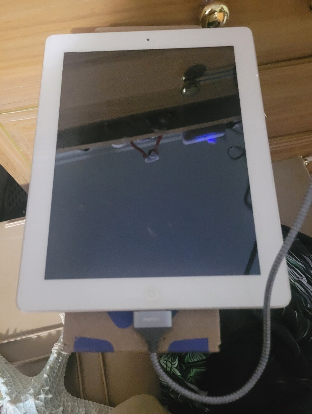 Apple iPad 2 in White